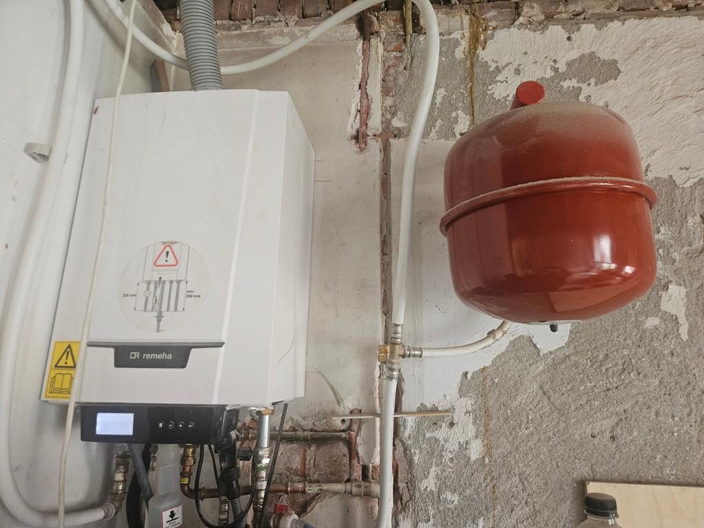 CV combiketel Remeha Tzerra, wegens overstap warmtepomp, Ophalen, 30 tot 80 cm, Gebruikt, Cv-ketel of Combi-ketel