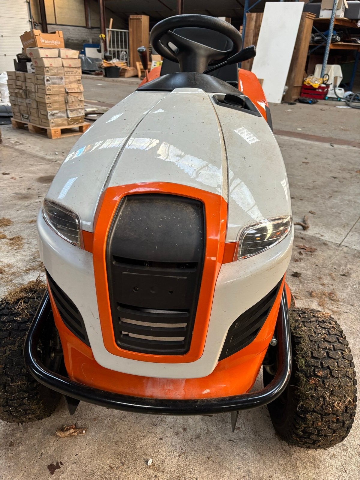 Foto 2 van Stihl zitmaaier - Krachtige en efficiënte grasmaaier