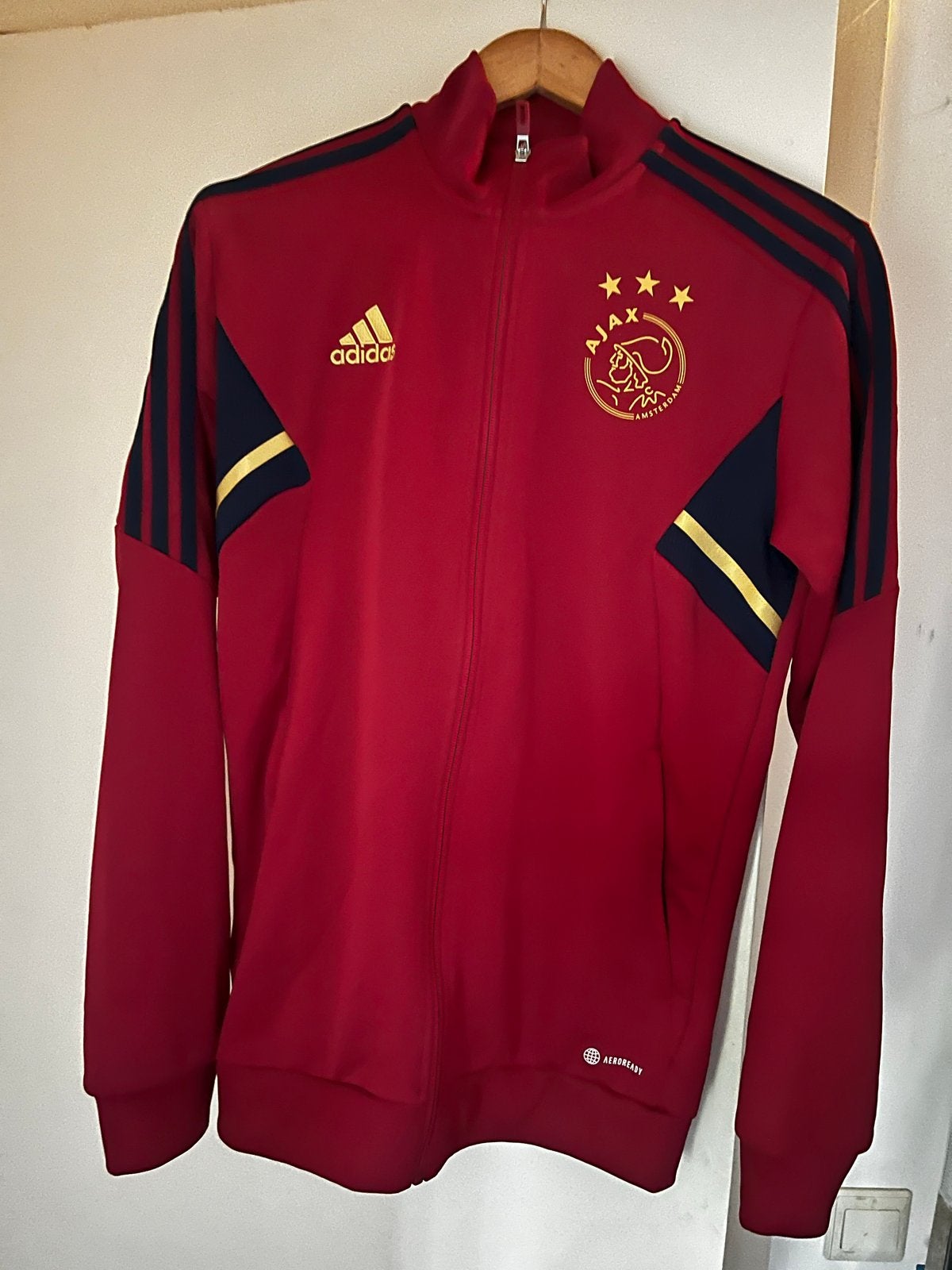 Adidas Ajax trainingsjack rood maat S, Kleding | Heren, Ophalen of Verzenden, Zo goed als nieuw, Voetbal, Rood