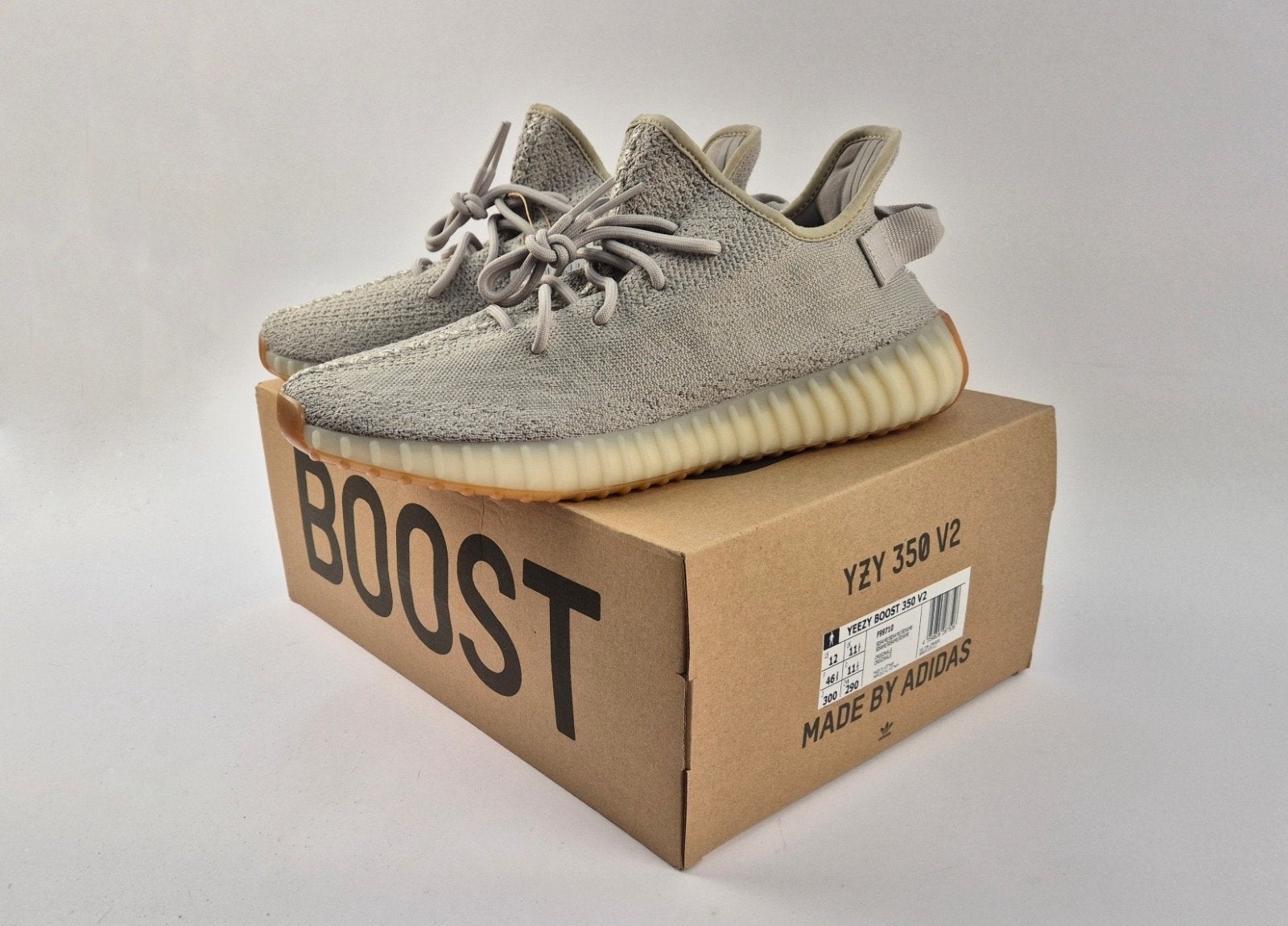 Adidas Yeezy Boost 350 V2 Sesame Maat 46 2/3 NIEUW, Ophalen of Verzenden, Nieuw, Overige kleuren, Sneakers of Gympen