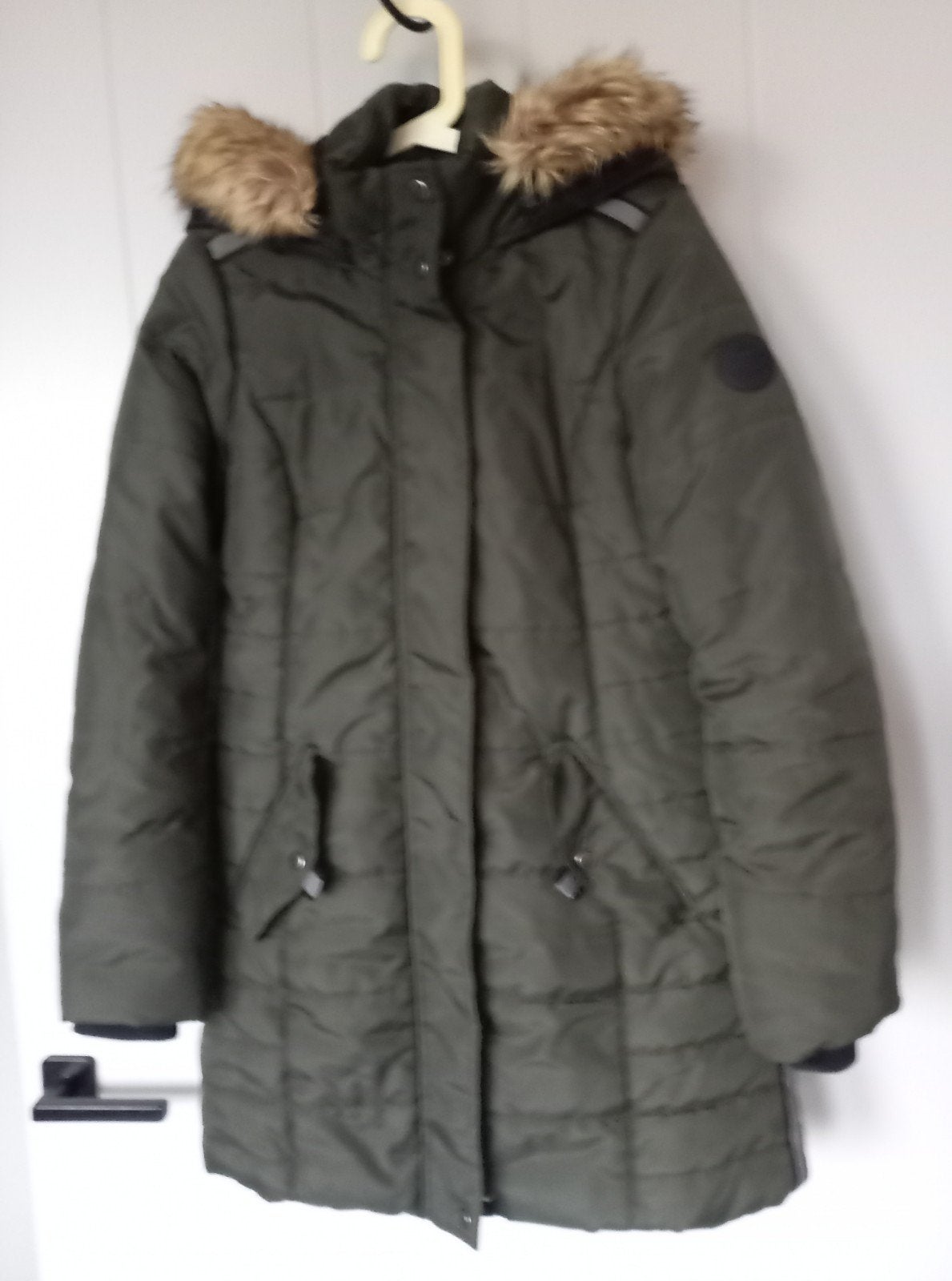 Vero Moda winterjas met capuchon en imitatiebont, Maat 38/40 (M), Vero Moda, Ophalen of Verzenden, Zo goed als nieuw