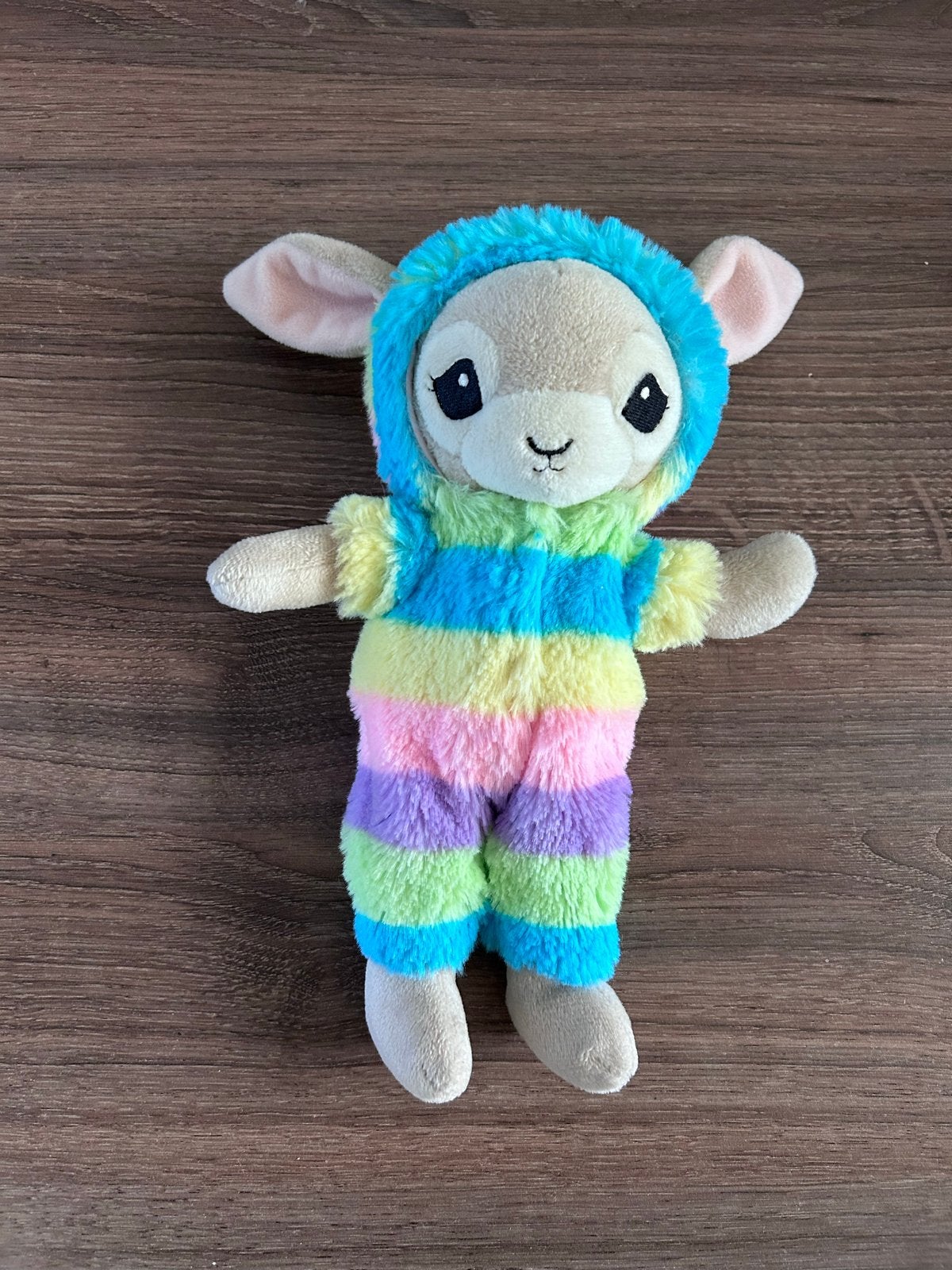 Schattig lammetje knuffel in regenboog pyjama H&M, Overige merken, Overige karakters, Overige typen, Ophalen of Verzenden