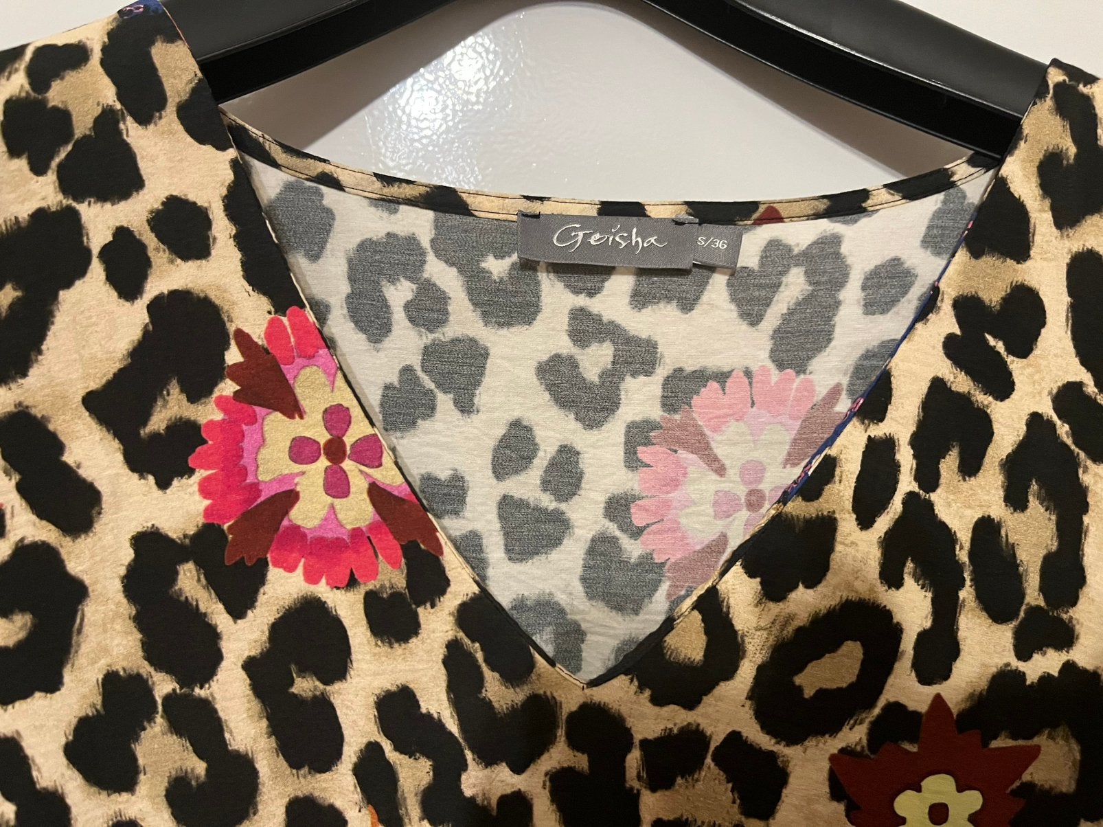 Vrolijke Geisha jurk panterprint maat S/36, Meerkleurig, Ophalen of Verzenden, Zo goed als nieuw, Maat 36 (S)