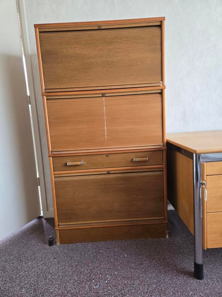 Zweeds vintage kabinet met rolluik, Ophalen, Gebruikt