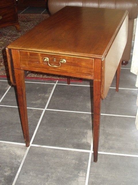Pembroke table mahonie omstreeks 1800, Ophalen