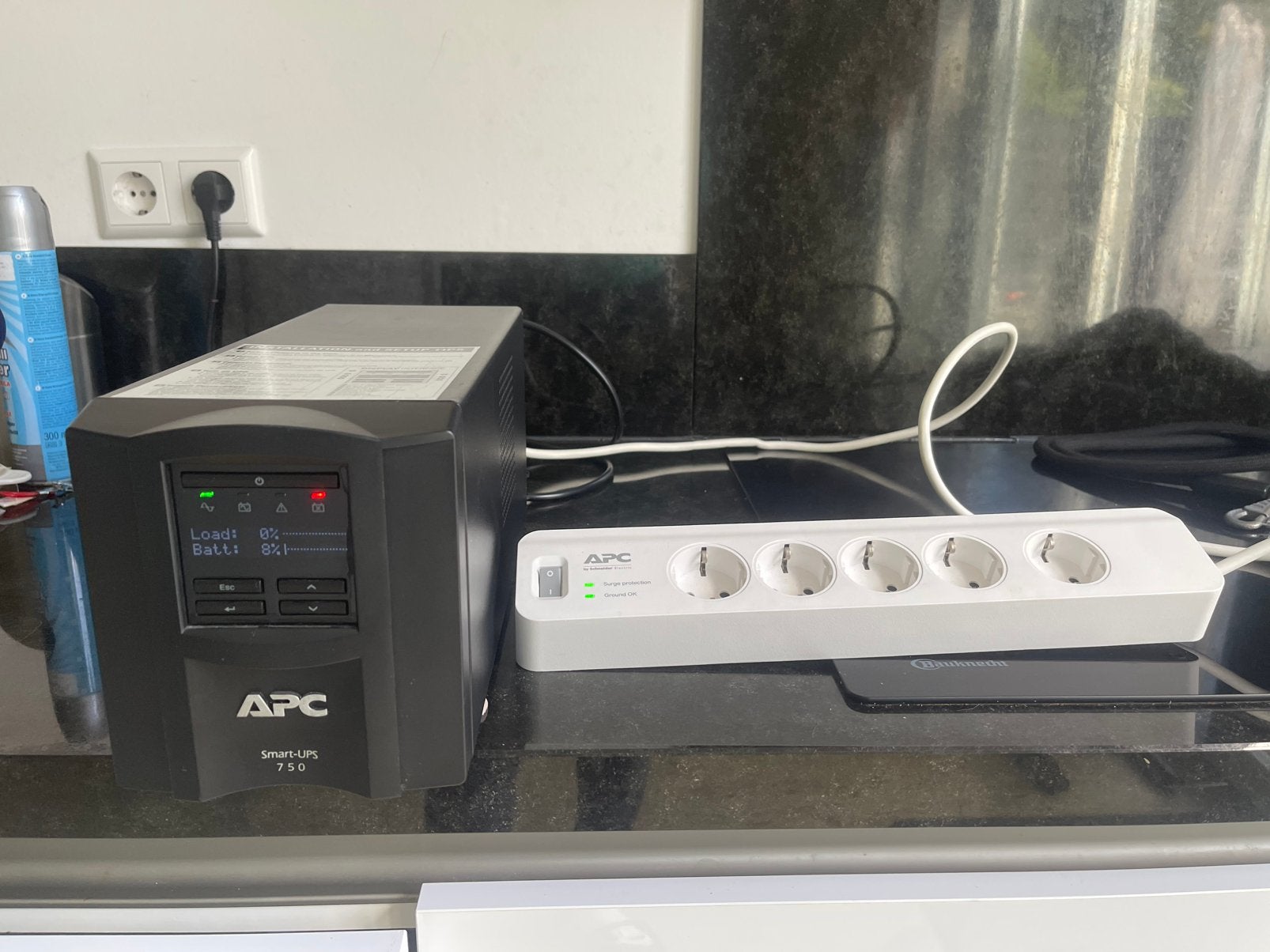 APC smart ups 750 -accu’s vervangen-, Computers en Software, Ophalen of Verzenden, Gebruikt