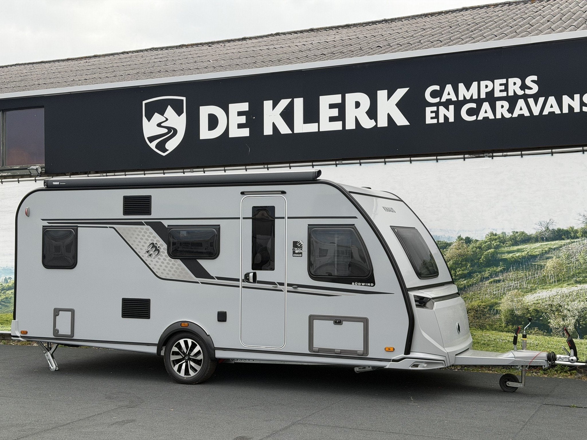 Knaus SUDWIND 500 QDK BlackSelection Campovolo grey / 50% de, Caravans en Kamperen, 7 tot 8 meter, Bedrijf, Info@deklerkcaravans.nl