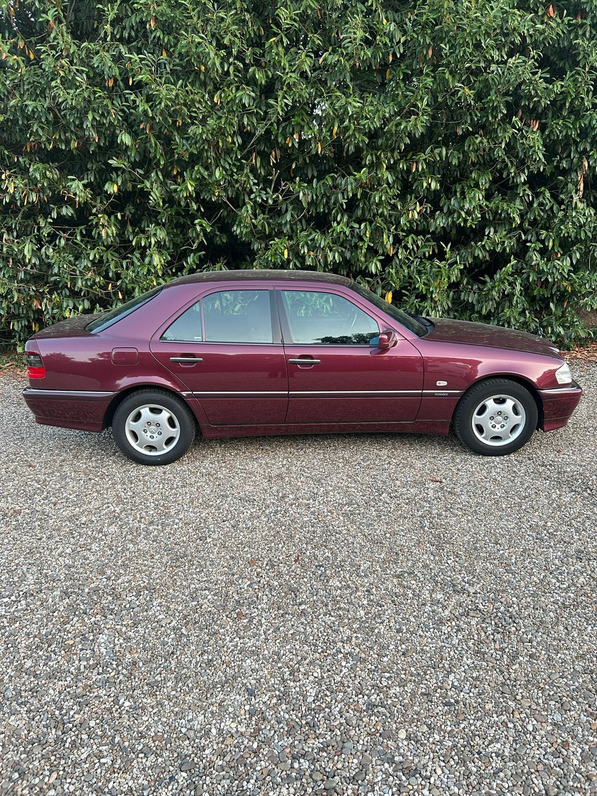 Mercedes-Benz C-Klasse 2.4 C240 Sedan Classic AUT 1998 Rood, Auto's, Mercedes-Benz, Automaat, 1345 kg, Particulier, 2398 cc