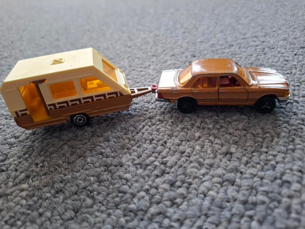 Mercedes met Caravan - MAJORETTE, Hobby en Vrije tijd, Modelauto's | Overige schalen, Ophalen of Verzenden, Gebruikt, Auto