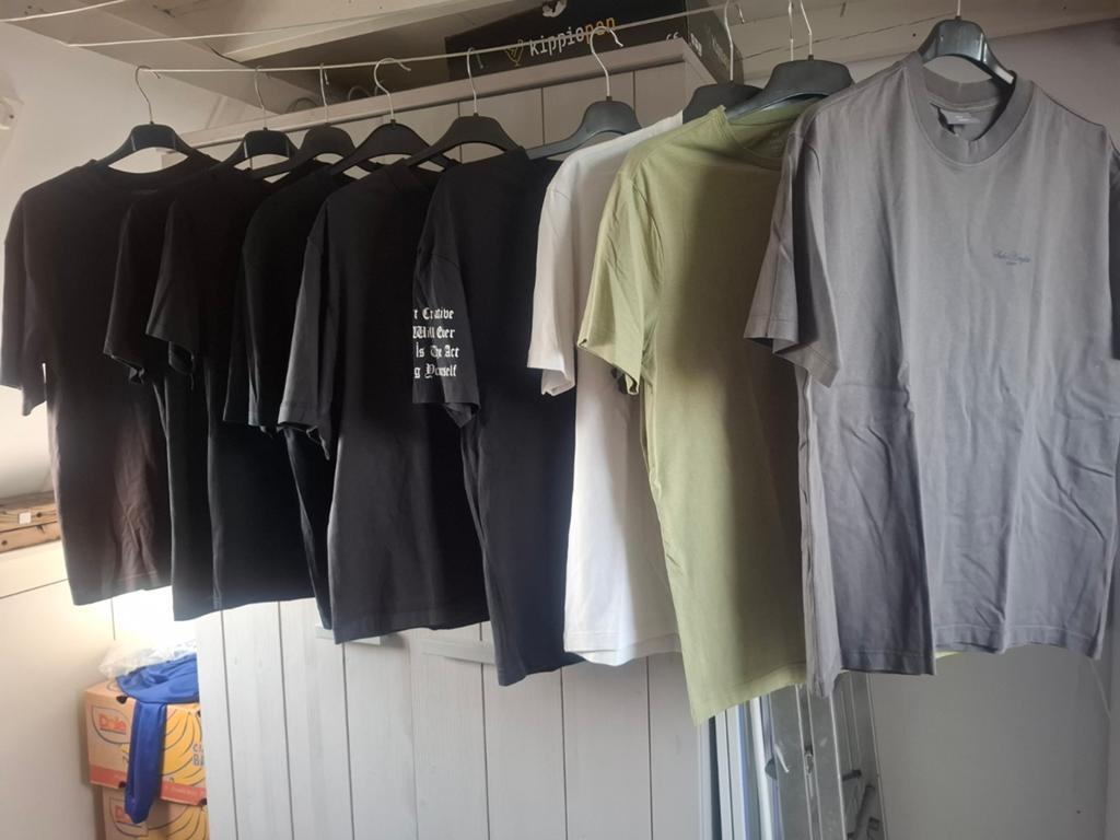 Groot pakket t shirt maat xs-s draagbaar mt 176, Kleding | Heren, Heren-kledingpakketten, Ophalen of Verzenden, Zo goed als nieuw