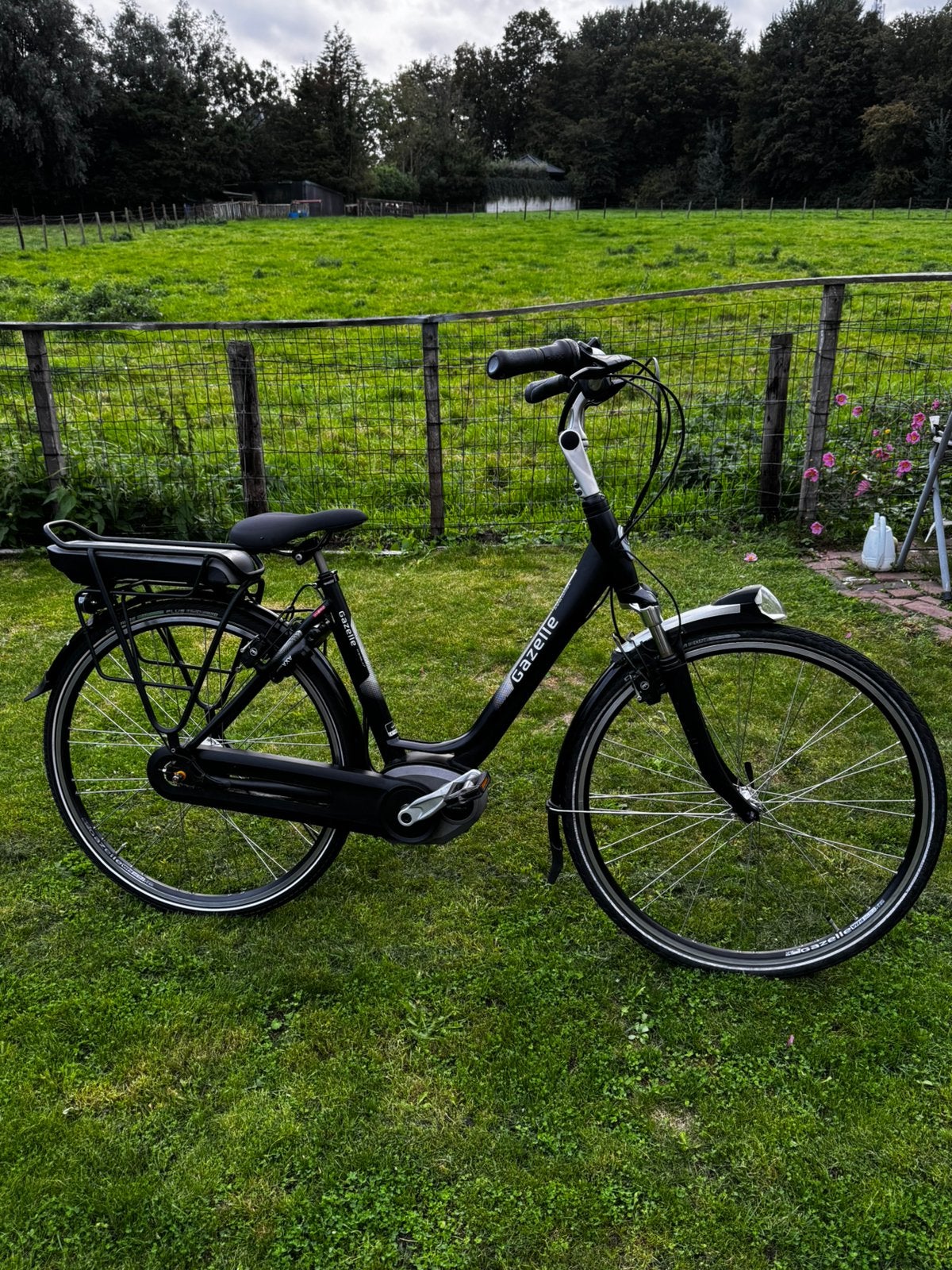 Gazelle Orange en Gazelle Grenoble met Bosch middenmotor, Ophalen, Zo goed als nieuw, 51 tot 55 cm, 50 km per accu of meer