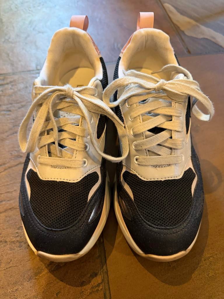 Liu Jo Sneakers - met Glitterdetails maat 37 nieuwstaat, Verzenden, Gedragen, Zwart, Sneakers of Gympen