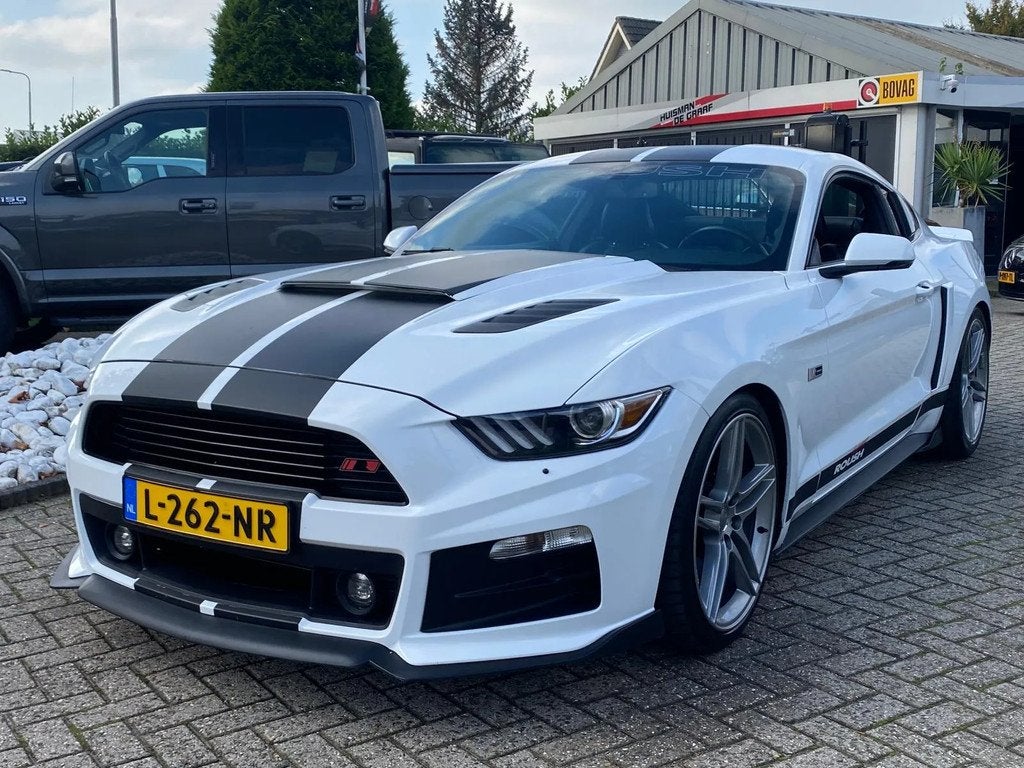 Ford Mustang 5.0 V8 GT Roush Stage 2 Wit 2015 Handgeschakeld, Auto's, 4 stoelen, Wit, Leder, Bedrijf