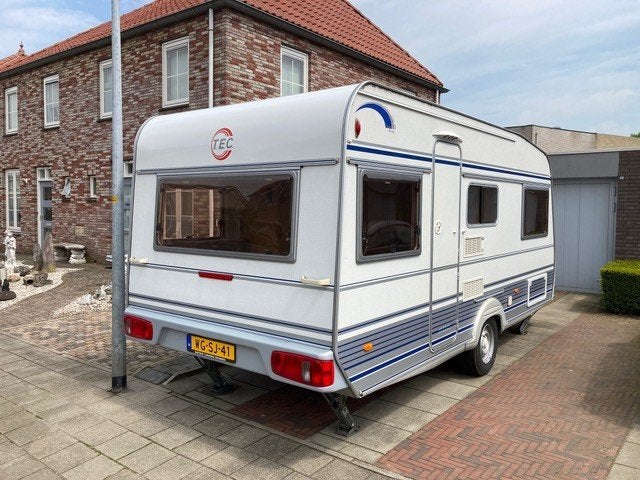 TEC 470 TE Caravan - Zeer Compleet en met stalling., Standaardzit, T.E.C., 2 aparte bedden, Particulier
