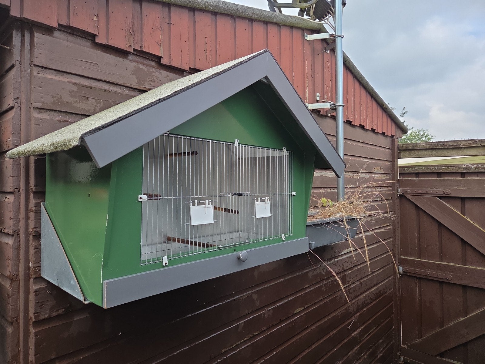 Te koop Zeer nette, degelijk gebouwde vogelkooi, Ophalen, Zo goed als nieuw, Metaal, Vogelkooi