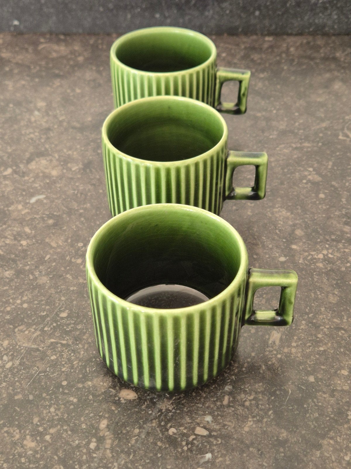 Vintage koffie kopjes Potterie Driehoek Noovo, Ophalen of Verzenden, Huis en Inrichting
