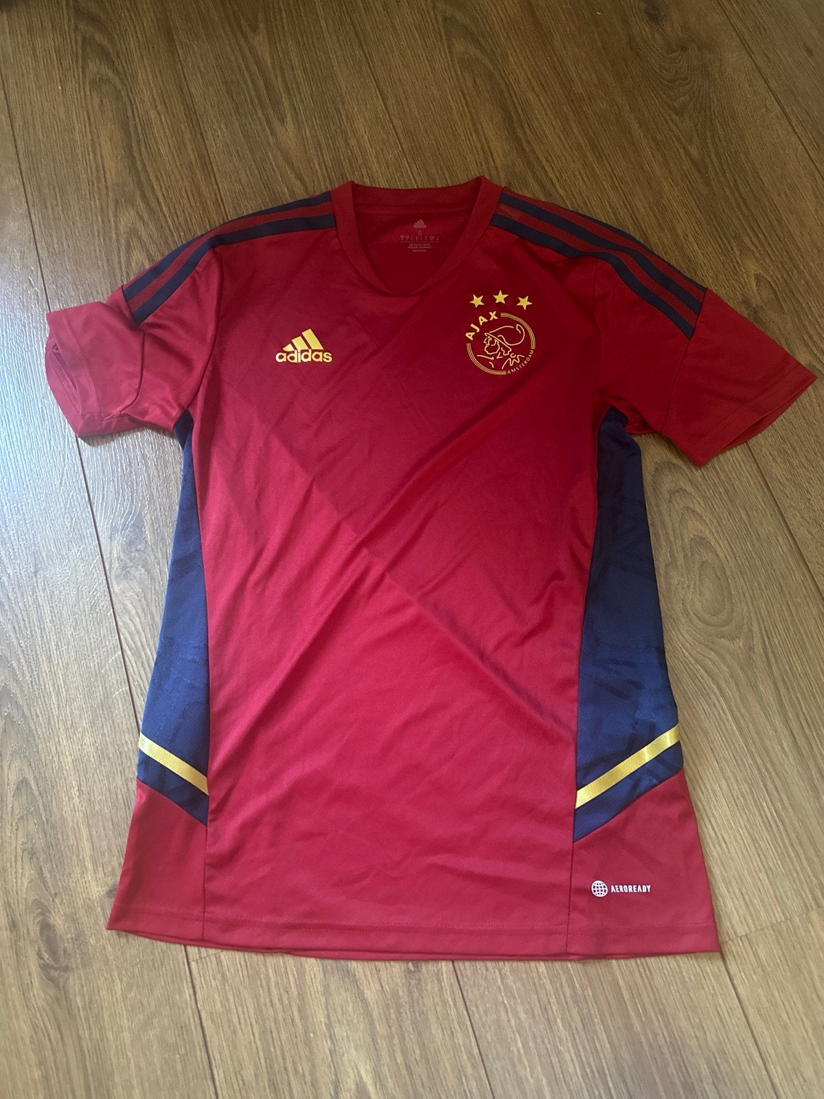 Adidas Ajax Trainingshirt 2022/2023 maat S, Ophalen of Verzenden, Zo goed als nieuw, Maat 46 (S) of kleiner, Rood
