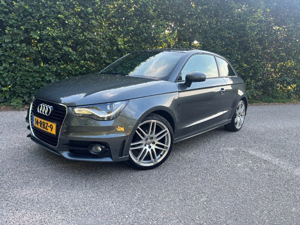 Audi A1 1.2 TFSI S line | 84.000 km | 2e eigenaar | Cruise, Auto's, Audi, Voorwielaandrijving, Zwart, 4 cilinders, 4 stoelen