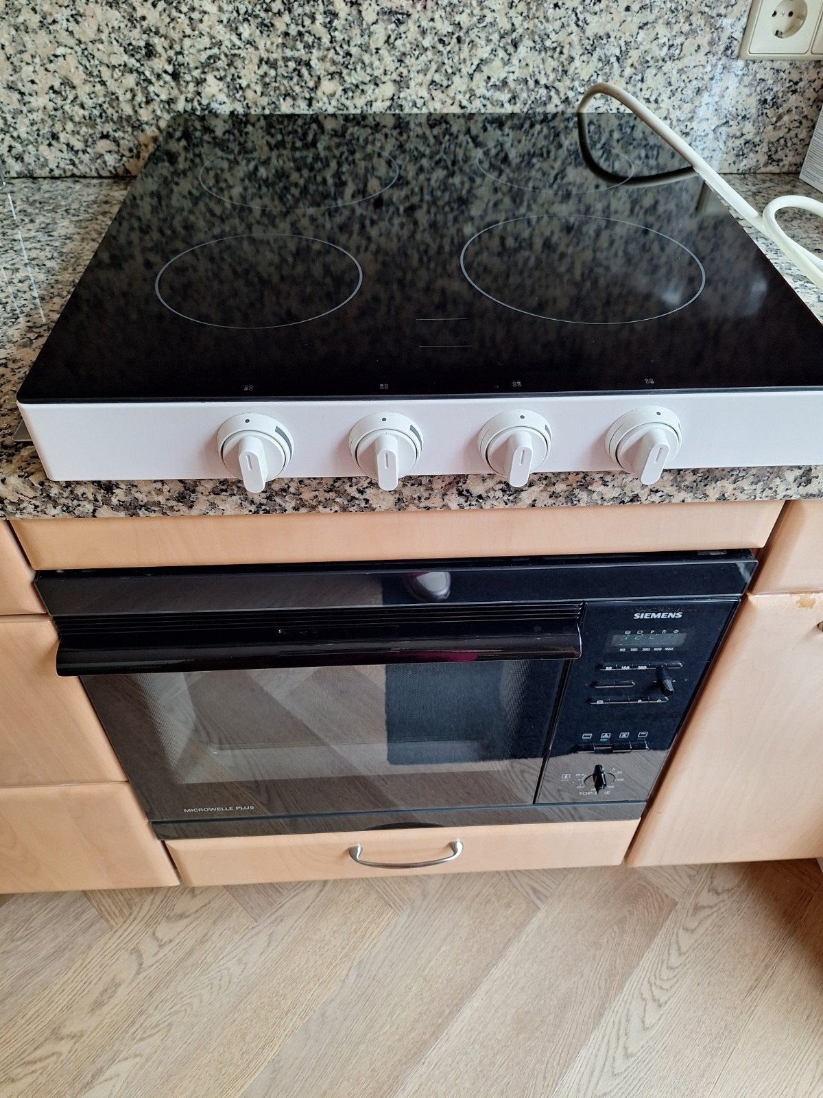 Etna KCV154WIT Keramische Kookplaat - Zo goed als nieuw, Ophalen, Minder dan 85 cm, 60 cm of meer, 4 kookzones