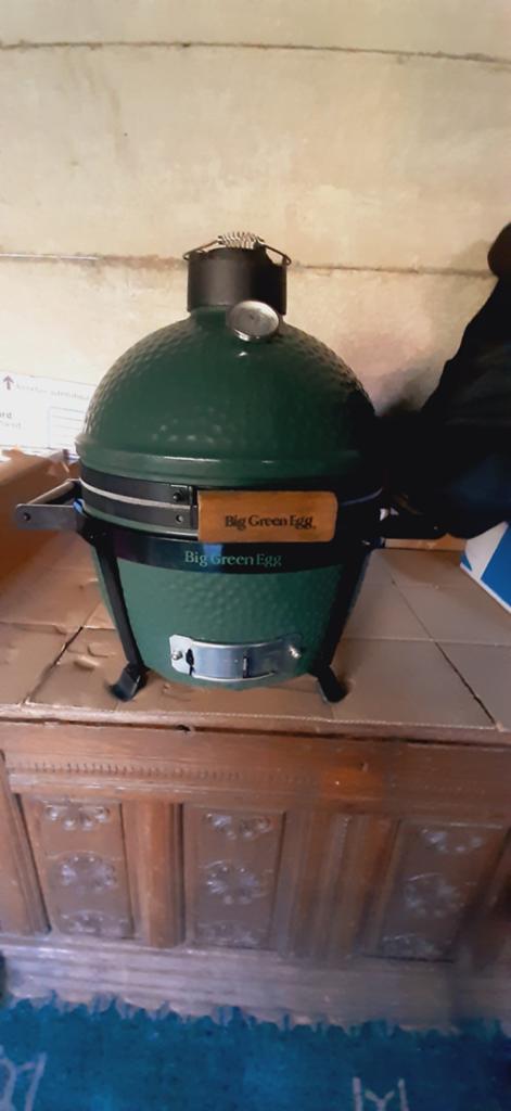 Big Green Egg MiniMax met uitgebreide accessoires set, Ophalen, Zo goed als nieuw, Big Green Egg