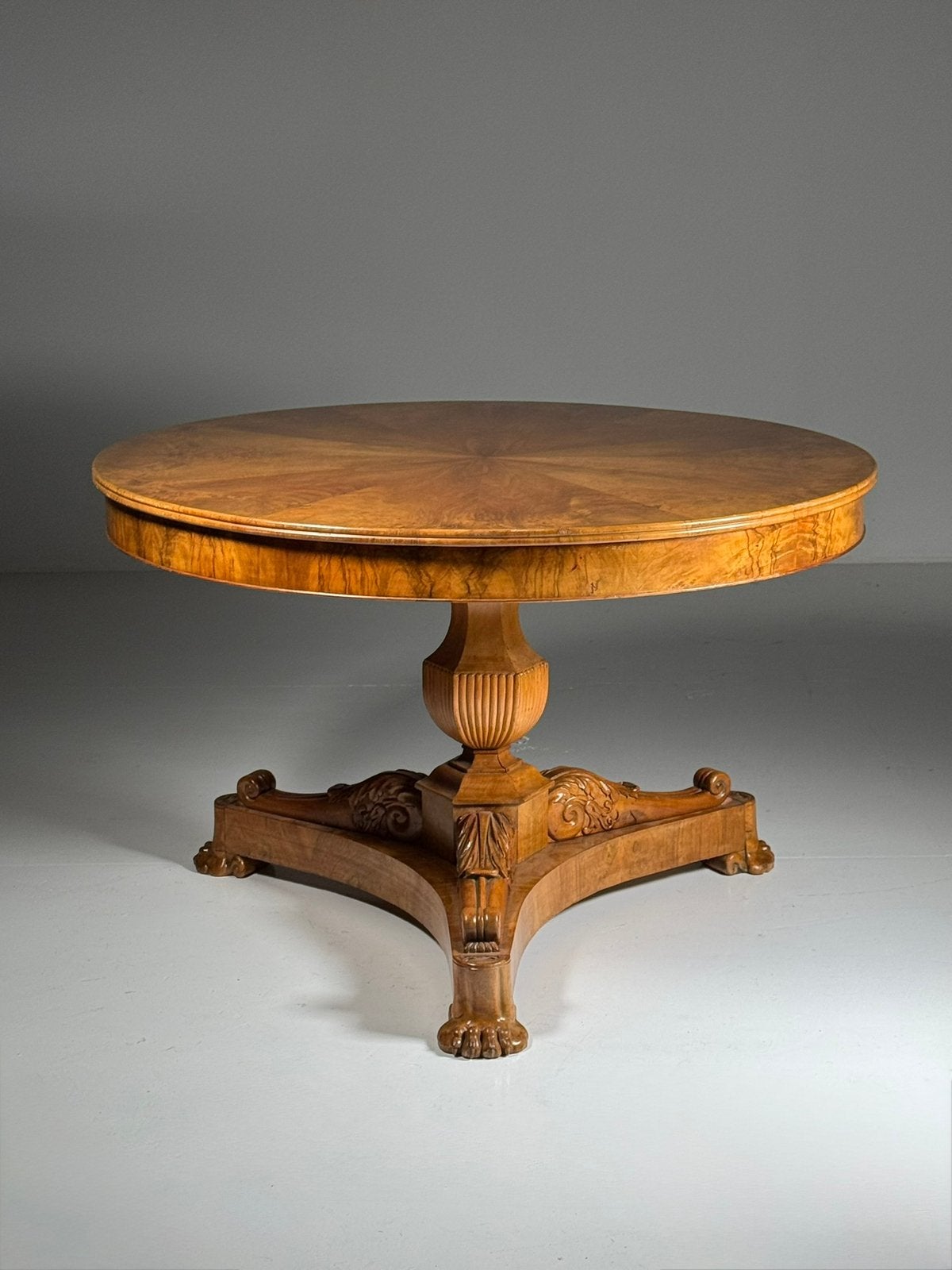 center table 19e eeuw notenhout, Antiek en Kunst, Ophalen of Verzenden