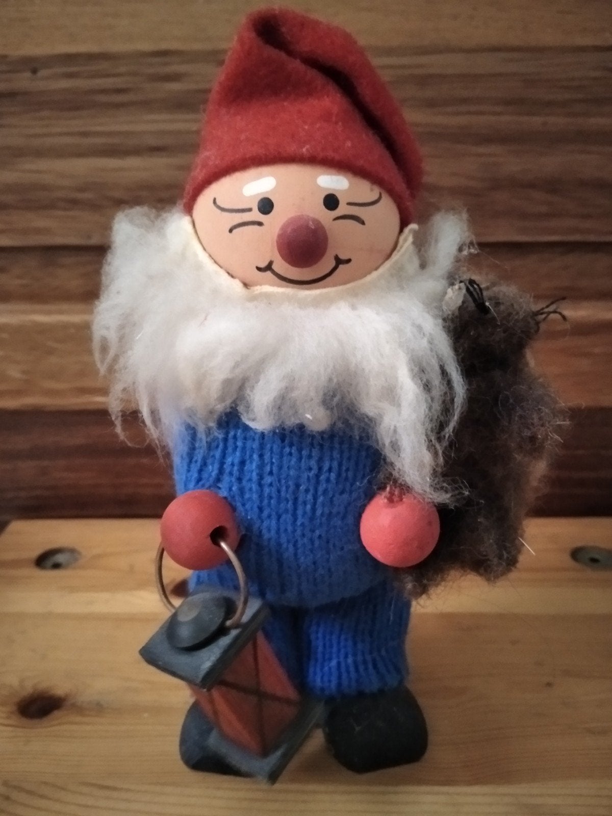 Kabouter. Hout en vilt. Echt mooi. Made in Sweden., Ophalen of Verzenden, Gebruikt, Figuurtje(s), Wolvilt