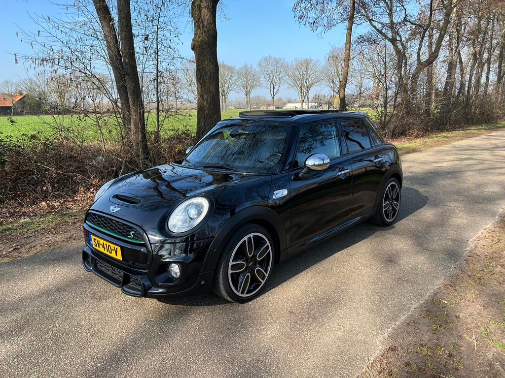 Mini Cooper 2.0 S John Cooper Works |Pano| H&K |LED| Leder |, Auto's, Mini, Euro 6, Zwart, Leder, Bruin