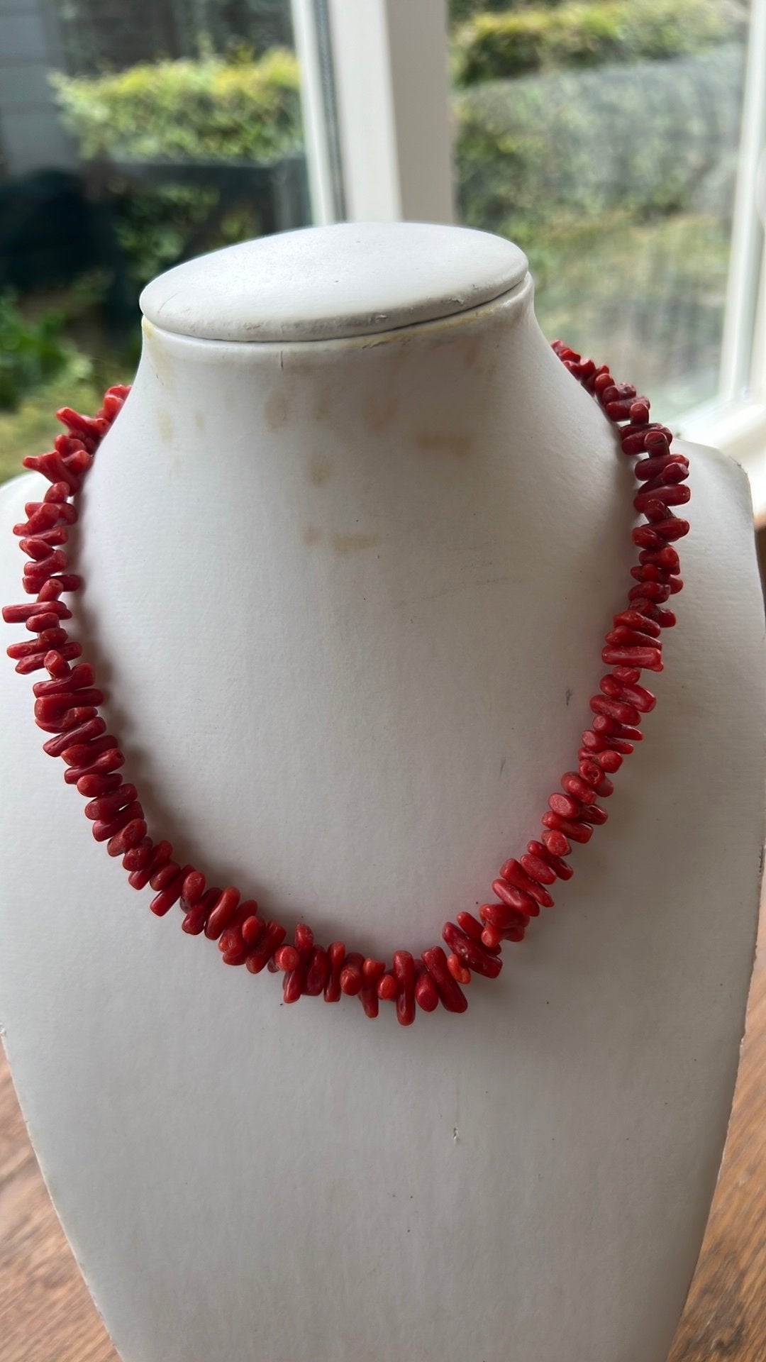 Bloedkoraal collier ketting dikke staafjes. Gaaf, Ophalen of Verzenden, Zo goed als nieuw, Rood, Overige materialen