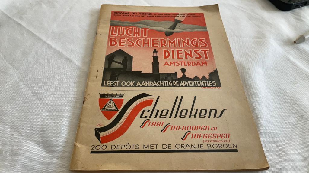 Lucht bescherming boekje, Ophalen of Verzenden, Nederland, Boek of Tijdschrift