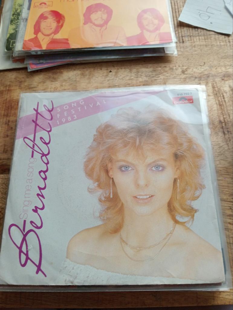 Bernadette - sing me a song, Cd's en Dvd's, Vinyl Singles, Ophalen of Verzenden, Zo goed als nieuw, Pop