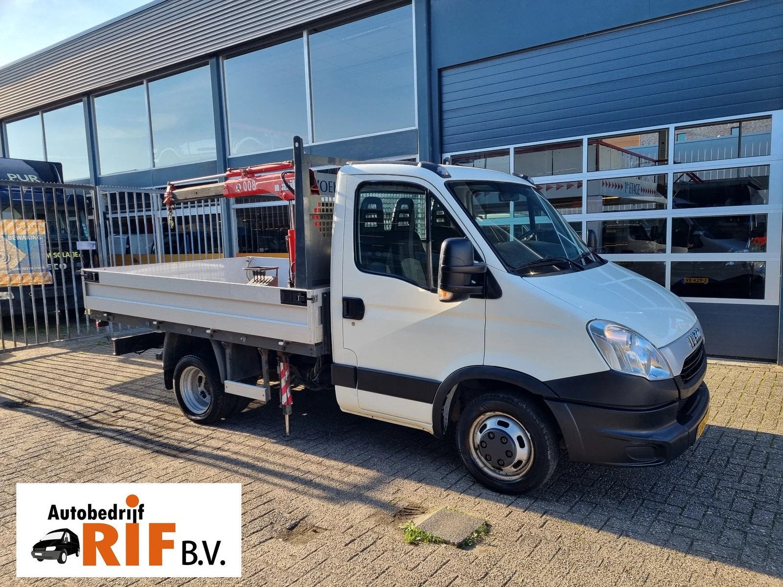 Iveco Daily 35C13 Open laadbak Kraan 850kg Maxilift Euro 5, Auto's, Euro 5, Achterwielaandrijving, Gebruikt, Iveco