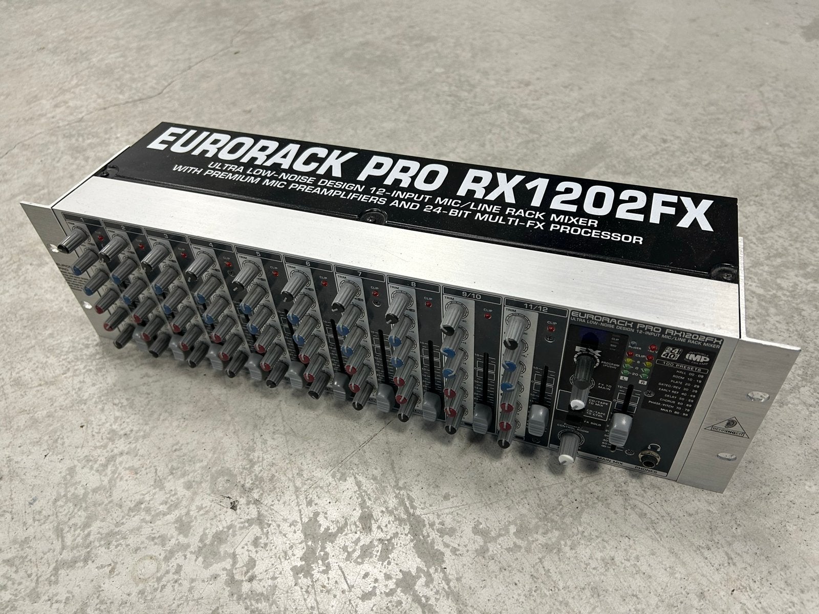 Behringer Eurorack Pro RX1202FX Rack Mixer, Ophalen, Gebruikt, 10 tot 20 kanalen, Microfooningang