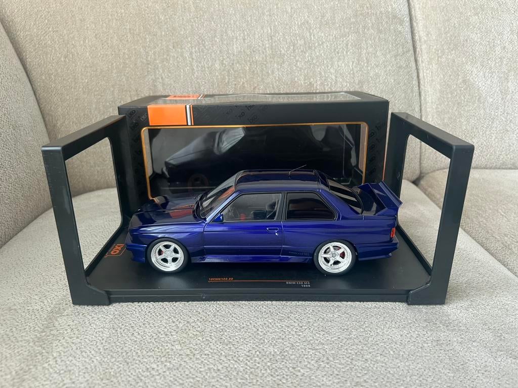 Ixo Modelcars BMW M3 e30 dark blue, Ophalen of Verzenden, Zo goed als nieuw, Overige merken