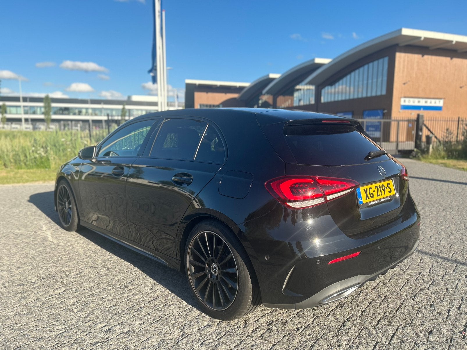 Mercedes-Benz A-Klasse A180 AMG PACK 136pk 7G-DCT 2019 Zwart, 136 pk, 4 cilinders, Zwart, Origineel Nederlands