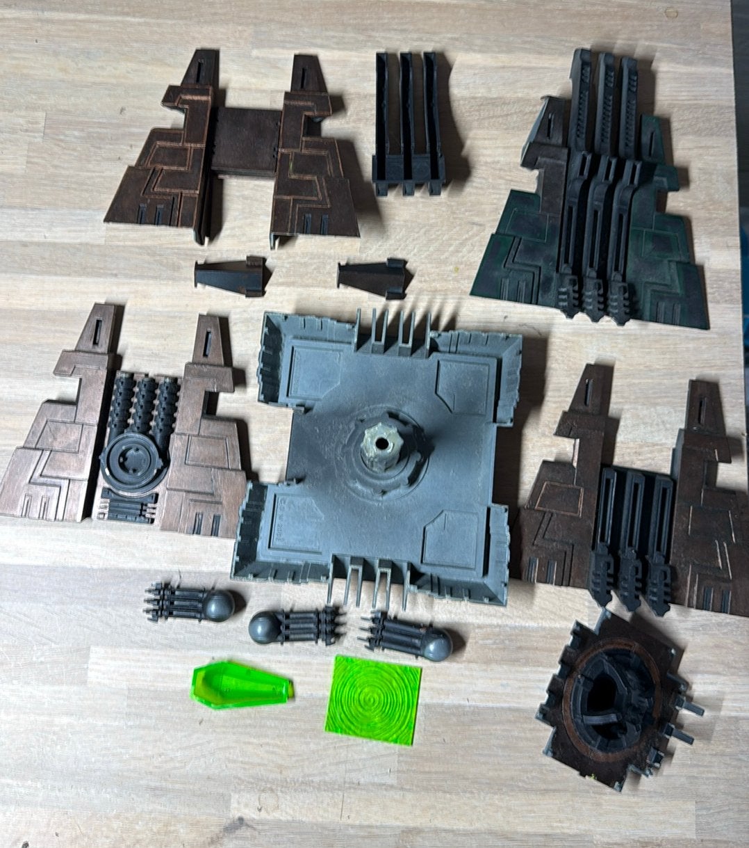 Warhammer 40k Necron Monolith #3, Hobby en Vrije tijd, Ophalen of Verzenden, Zo goed als nieuw, Warhammer