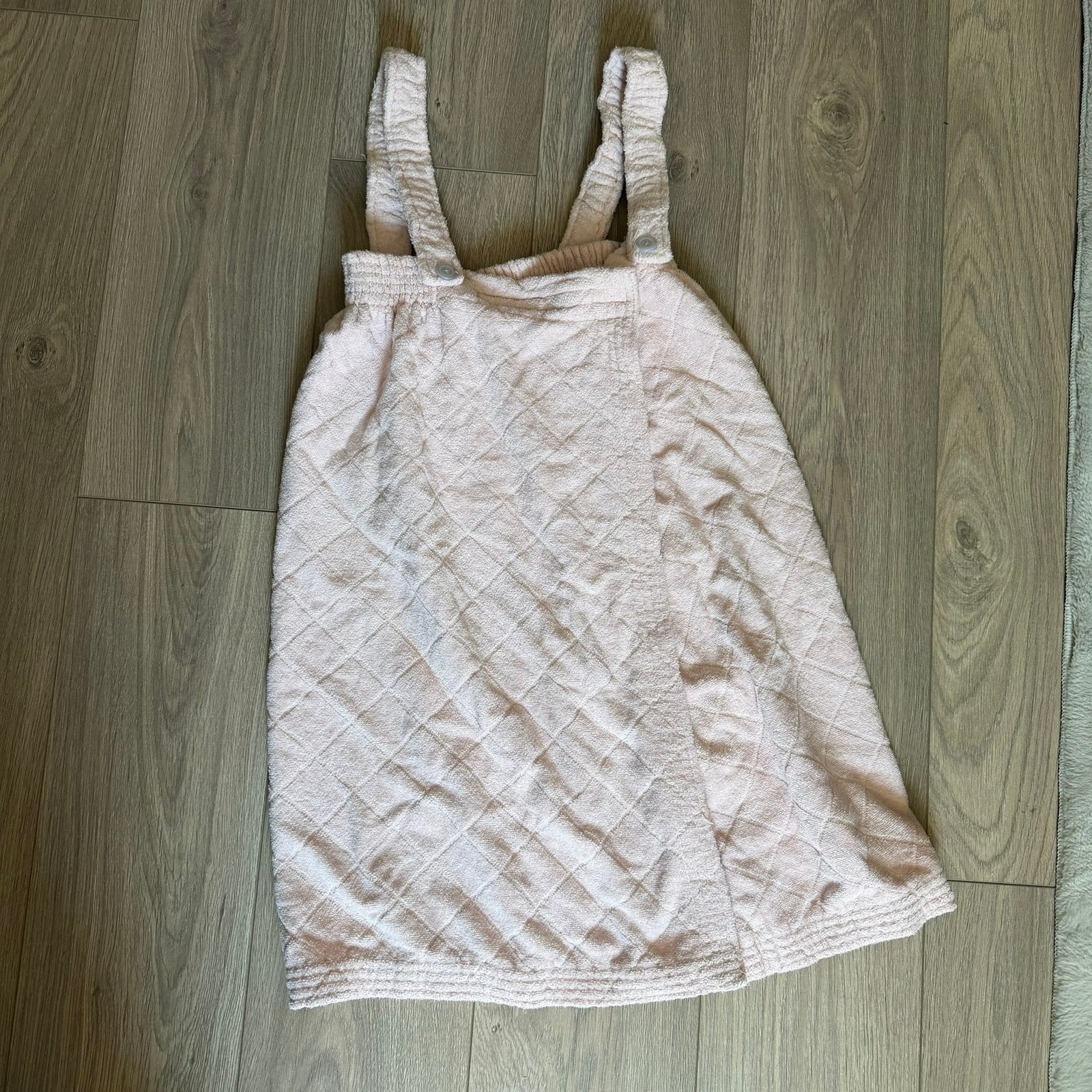 Badstof handdoek jurk met klittenband one size licht roze, Verzenden, Nieuw