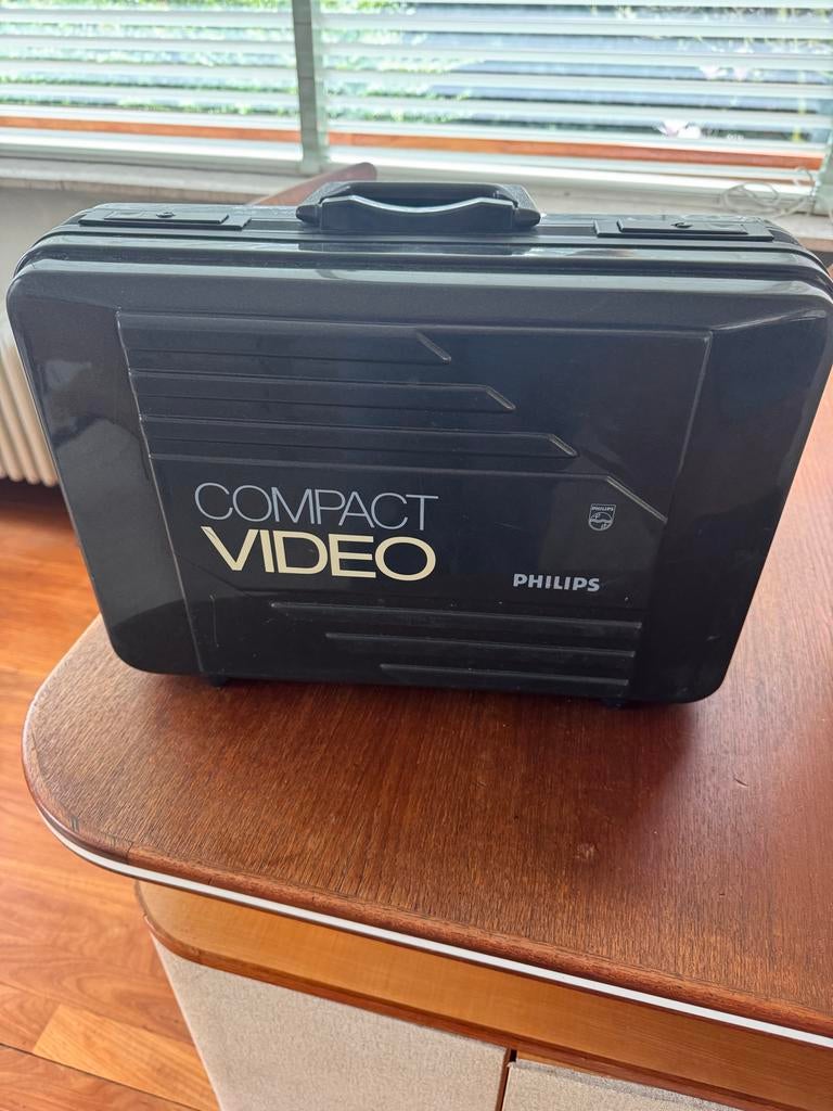 Philips Compact Video Camera Recorder WRB33, Audio, Tv en Foto, Videocamera's Analoog, Ophalen, Overige soorten, Camera