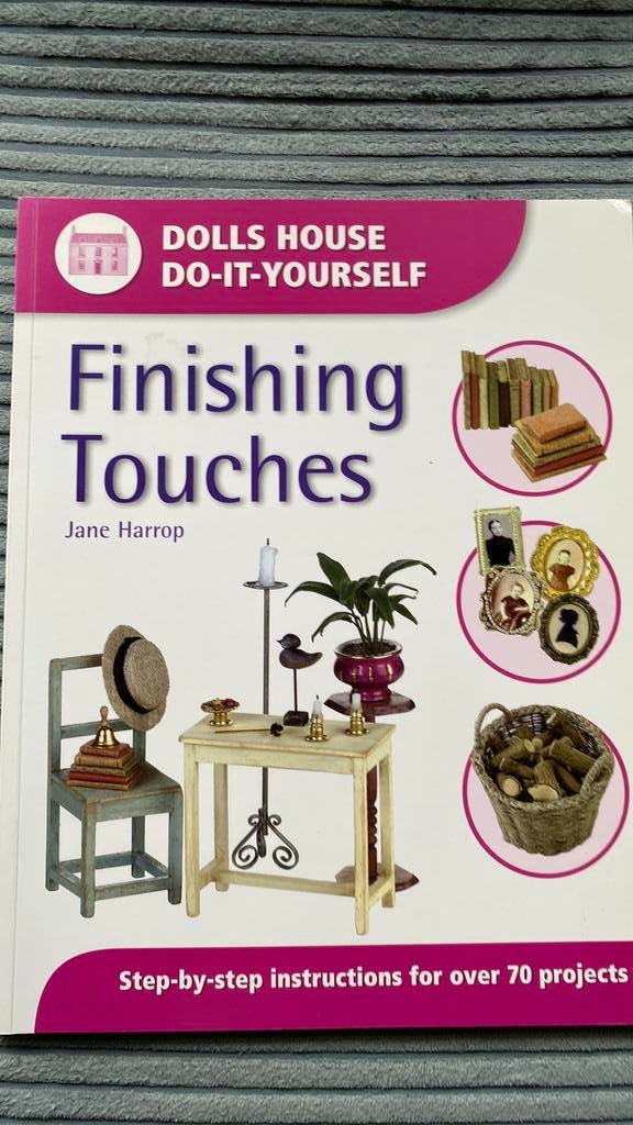 Finishing Touches. Poppenhuismeubeltjes maken. 1:12, Boeken, Hobby en Vrije tijd, Ophalen of Verzenden, Nieuw