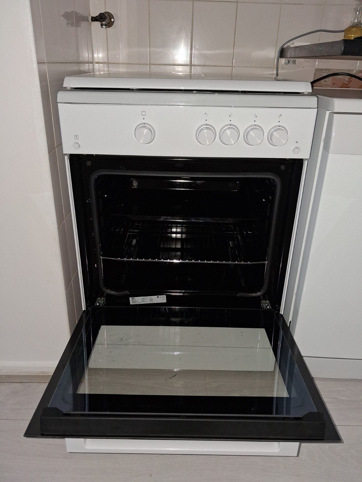 Beko FSG62010DW Gasfornuis met Oven -  nieuw, 60 cm of meer, Energieklasse A of zuiniger, Gas, Vrijstaand