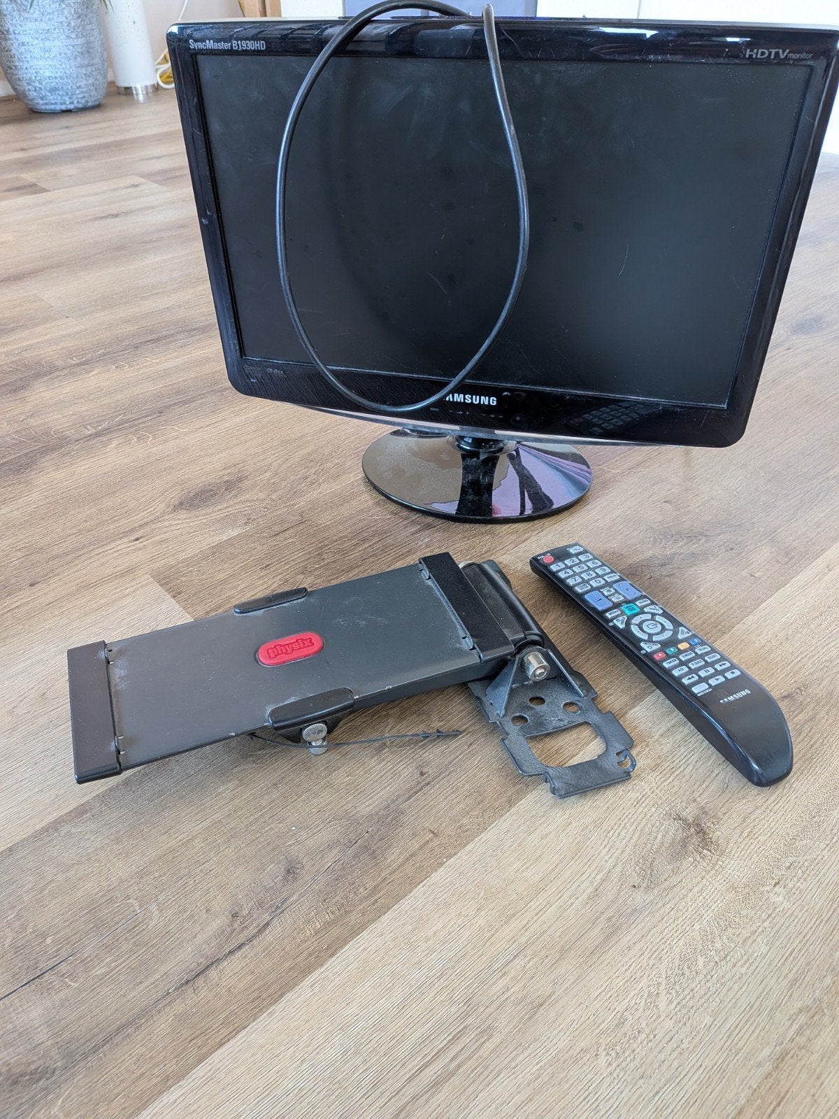 Samsung SyncMaster B1930HD TV met afstandsbediening, Audio, Tv en Foto, Televisies, Ophalen, Gebruikt, 50 Hz, Samsung