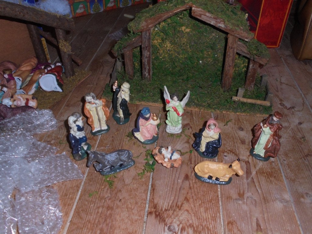 twee oude   kerststallen, Ophalen of Verzenden, Gebruikt