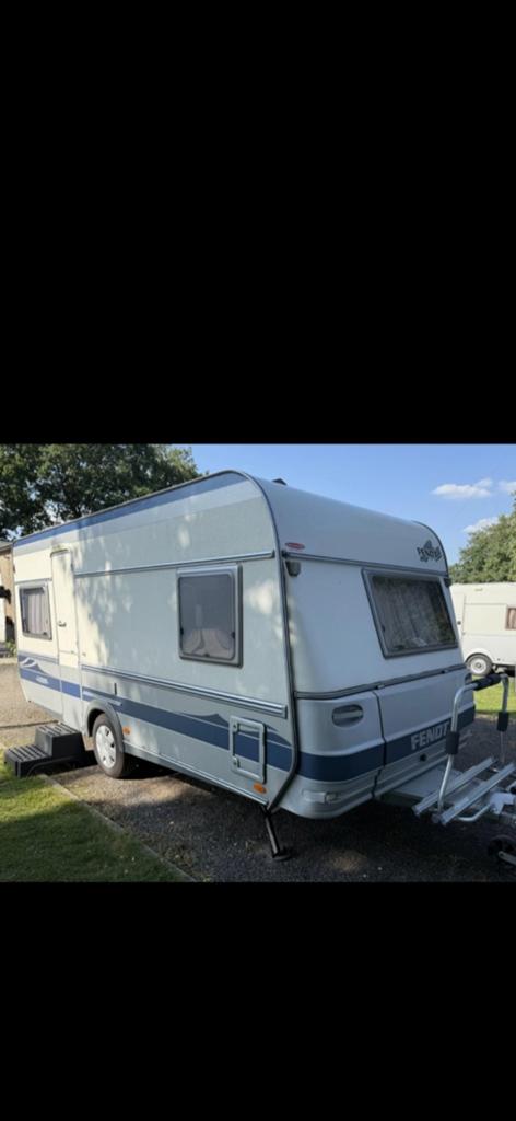 Te koop:Fendt Saphir 470 TFB incl. voortent/luifel/inboedel, Caravans en Kamperen, Caravans, Rondzit, Particulier, 1000 - 1250 kg