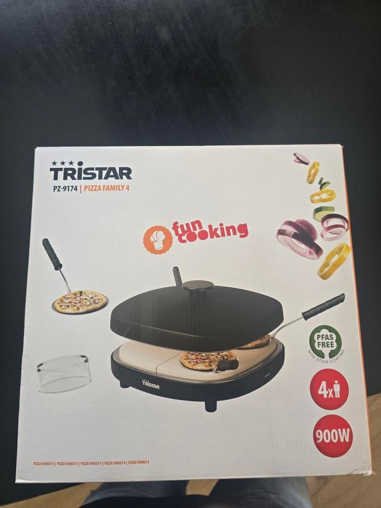 TRISTAR PZ-9174 Pizza Family 4 Grill pans Zwart 900 W, Witgoed en Apparatuur, Gourmetstellen, Nieuw, Minder dan 4 personen, Ophalen of Verzenden