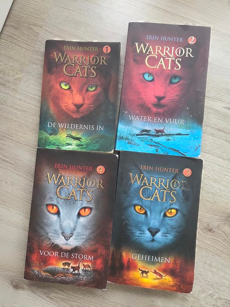 Warrior Cats boeken 1, 2, 3 en 4, Ophalen of Verzenden, Gelezen, Erin Hunter, Nederland