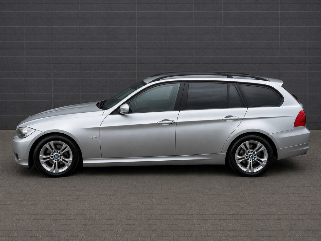 BMW 3 Serie Touring 318d Corporate Lease| LCI| LEER| CLIMA|, Auto's, 21 km/l, Zwart, Leder, 3-Serie