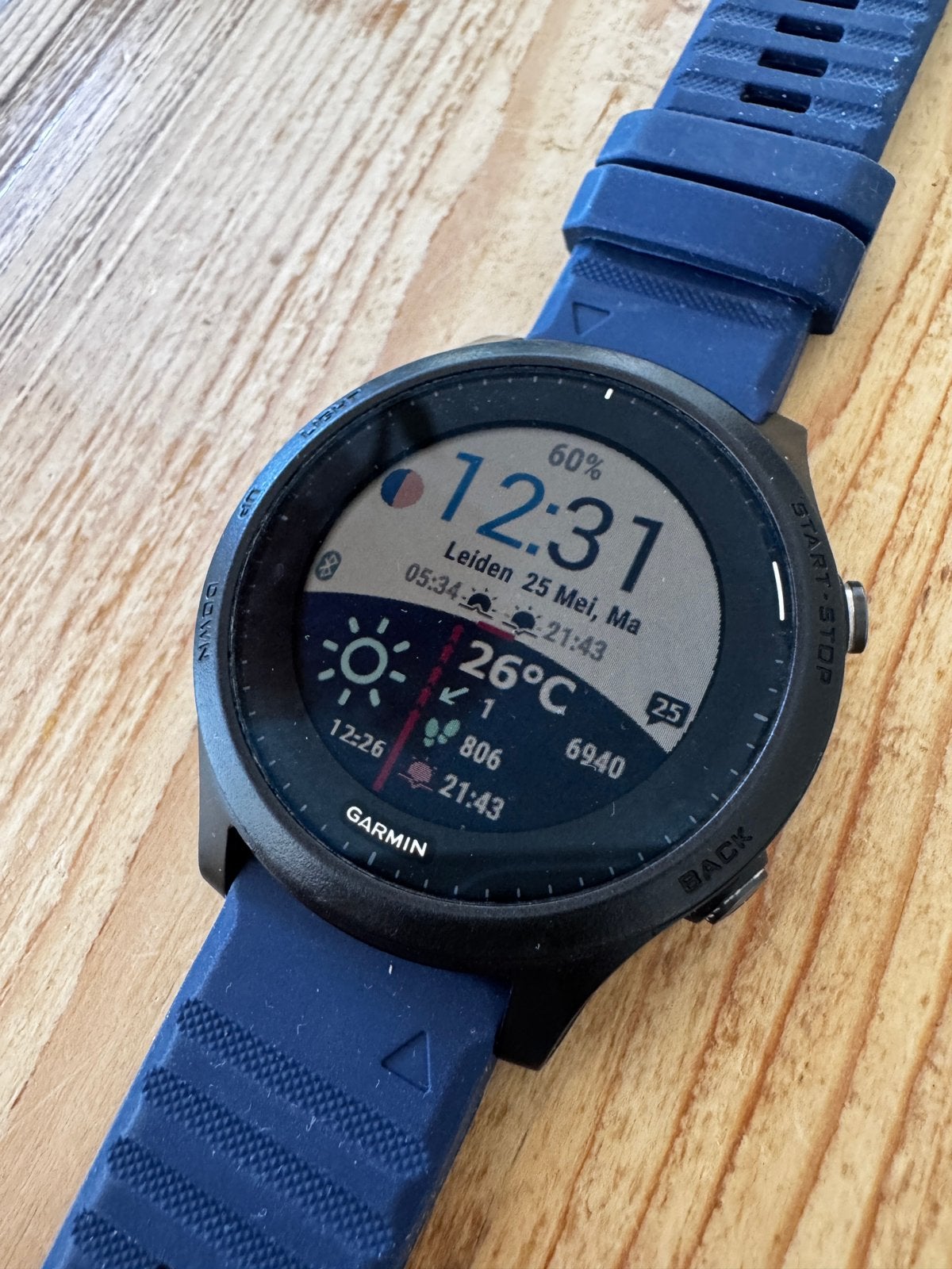Garmin forerunner 945 incl 2 bandjes en lader, Sieraden, Tassen en Uiterlijk, Sporthorloges, Zwart, Ophalen of Verzenden, Zo goed als nieuw