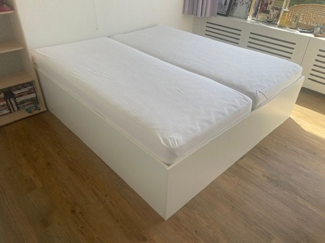 Tweepersoonsbed met 2 matrassen en verstelbare lattenbodems, Huis en Inrichting, Ophalen, Gebruikt, Tweepersoons, Matras