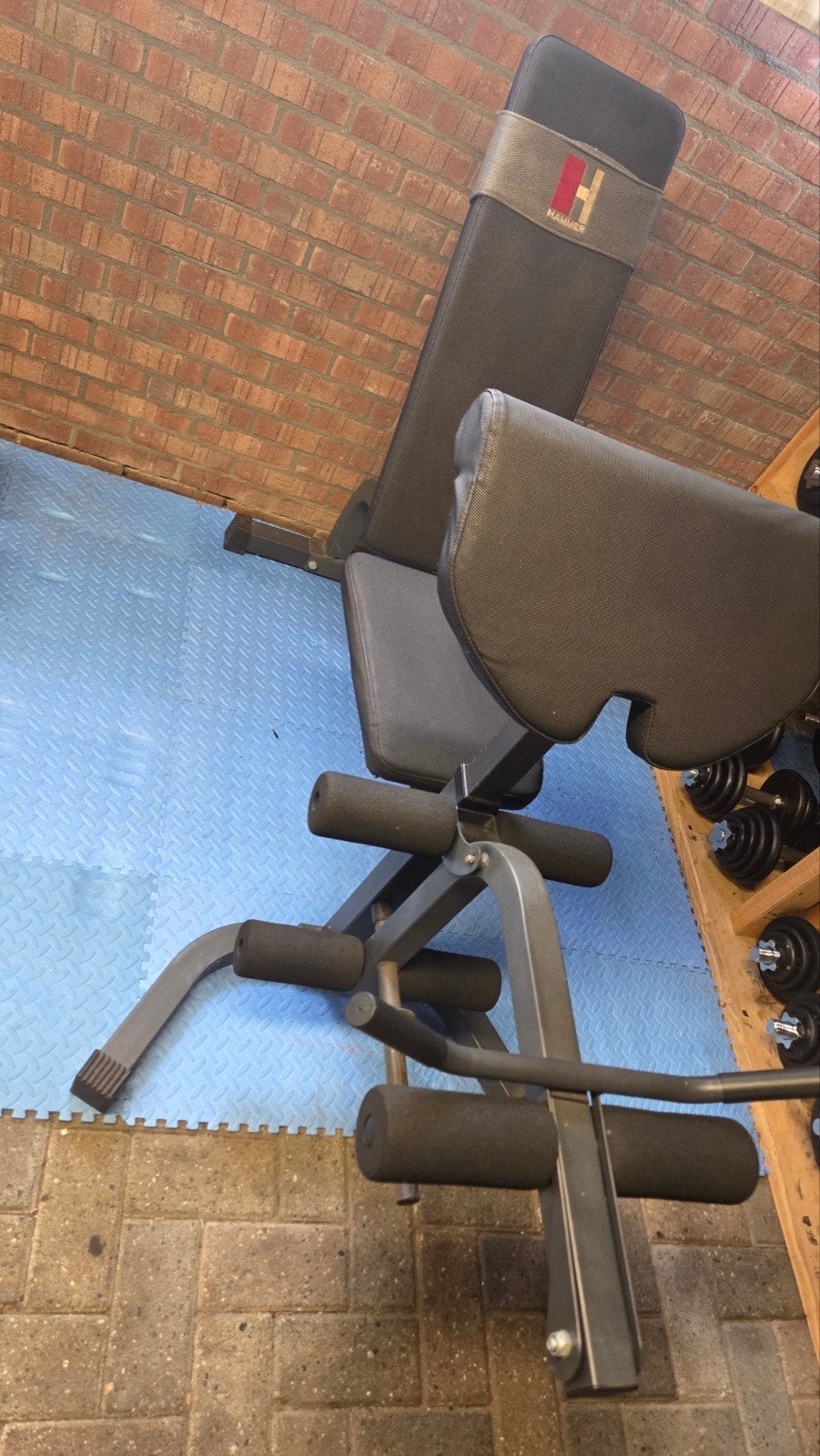 Verstelbare halterbank met leg curl, Sport en Fitness, Ophalen, Gebruikt, Benen, Fitnessbank