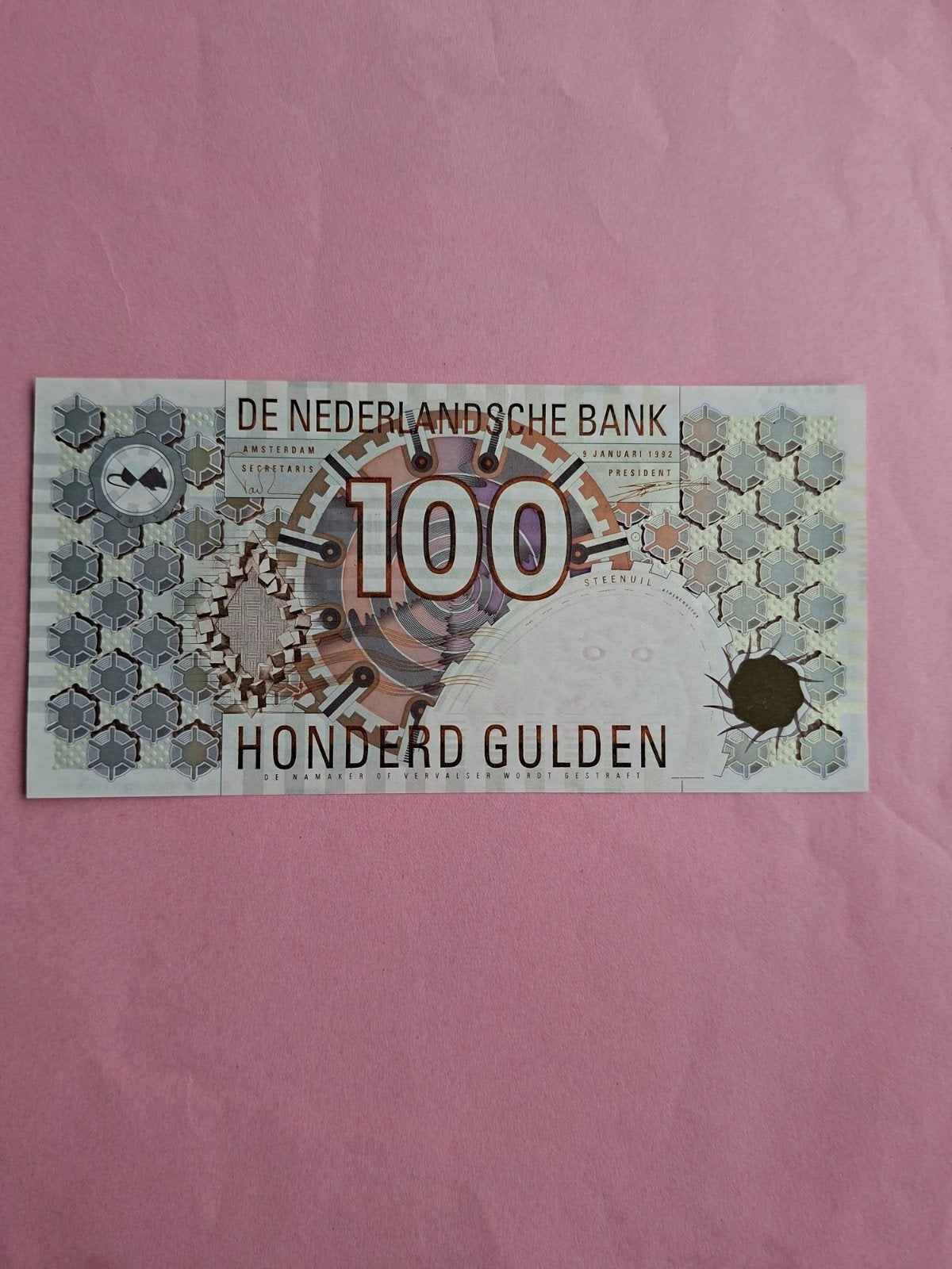 100 gulden Steenuil uit 1992 in UNC
Serie nummer 1322880792, Postzegels en Munten, Bankbiljetten | Nederland, Ophalen of Verzenden