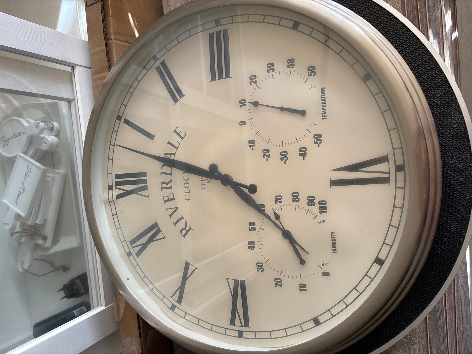 Riverdale Wandklok met Thermometer en Hygrometer, Analoog, Ophalen of Verzenden, Zilver, Met thermometer